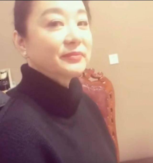 林青霞厨师爆料视频播放,厨房里的明星生活与美食故事  第2张